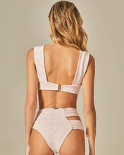 Carregar imagem no visualizador da galeria, Image 04: Empress Set Hoop Sloane Pink Tweed Texture