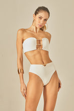Carregar imagem no visualizador da galeria, Model Front: Empress Set Set Offwhite Bossa Bossa