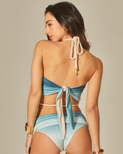 Carregar imagem no visualizador da galeria, Image 04: Empress Set Gobi Blue Gradient