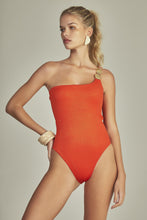 Carregar imagem no visualizador da galeria, Model Front: Empress One-Piece Monte Carlo Body Coral Red Luxor