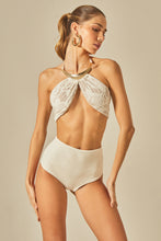 Carregar imagem no visualizador da galeria, Model Front: Empress Set Set Offwhite Bardot
