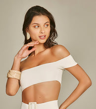 Carregar imagem no visualizador da galeria, Model Front: Empress Top Top Biquini Suzy Textura Flat Off White
