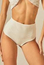 Carregar imagem no visualizador da galeria, Bottom Offwhite Bardot
