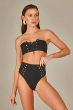 Carregar imagem no visualizador da galeria, Model Front: Empress Set Biquini Cristel Textura Pique Preto
