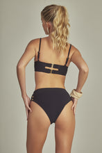 Carregar imagem no visualizador da galeria, Model Back: Empress Bottom Bottom Bikini Antigua Black
