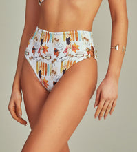 Carregar imagem no visualizador da galeria, Gallery: Empress Bottom Bottom Bikini Antigua Pop Art
