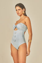 Carregar imagem no visualizador da galeria, Model Front: Empress One-Piece Jeans Body Dolly
